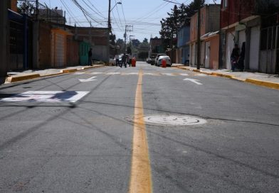Alcalde de Toluca, Raymundo Martínez, entrega pavimentación de la calle Lázaro Cárdenas en respuesta a petición vecinal / @RaymundoMC @TolucaGob >>>