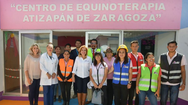 Patricia Arévalo, en conjunto con servidores públicos y padres de familia realizaron simulación de sismo / @GobAtizapan @DIFAtizapanZ >>>