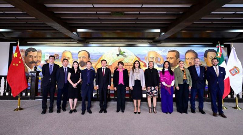 Recibe Gobernadora Delfina Gómez al Embajador de China, Zhang Run, en Palacio de Gobierno / @Edomex >>>