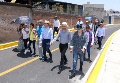 Realizan autoridades de Toluca supervisiones de trabajos en la calle Adolfo López Mateos / @JuanMacciseOfi @TolucaGob >>>
