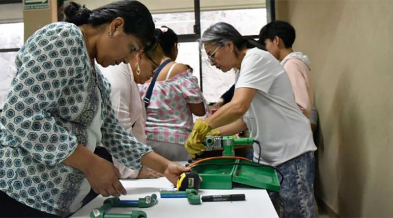 Programa Mujeres Plomeras capacita a mexiquenses de Ecatepec, Tlalnepantla y Valle de Bravo / @Edomex >>>
