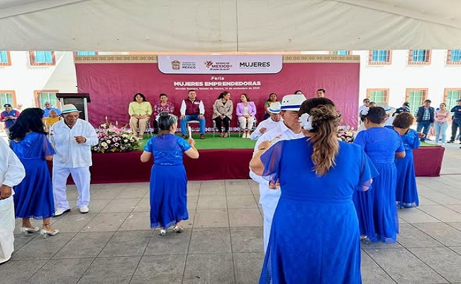 La victoria del danzón anima la Feria de Mujeres Emprendedoras en Nicolás Romero / @GobiernoNicolas