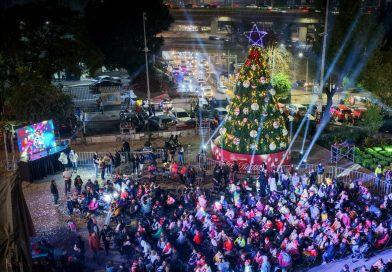 Isaac Montoya inaugura con elocuencia el Árbol de Navidad y promueve la recreación en Naucalpan / @isaacsolar @GobNau >>>