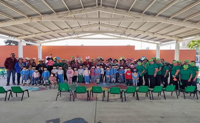 El DIF Chalco consolida el tejido social mediante un histórico encuentro de generaciones en el Jardín de Niños «Gabriela Mistral» / @delfinagomeza @Edomex