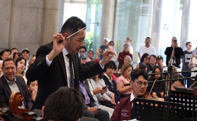 El Gobierno de Tecámac consolida la identidad cultural mediante el fortalecimiento de su orquesta filarmónica municipal  / @rosi_wong @AyuntaTec2025 >>>