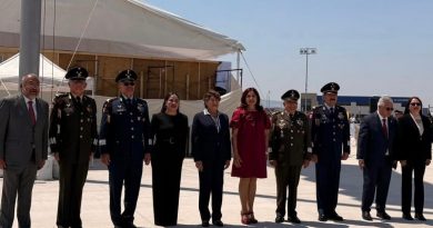 Ceremonia solemne en la Base Aérea de Santa Lucía: Rosi Wong acompaña a Delfina Gómez en toma de protesta militar / @rosiwongromero