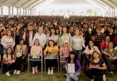 Elena García Martínez asiste a la entrega de 5,000 tarjetas y reafirma compromiso con las mujeres de Tultitlán / @ElenagarciaMTZ_ @25_27Tultitlan