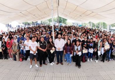 Isaac Montoya Márquez: «Un acto de justicia social» en la entrega de apoyos escolares / @isaacsolar @GobNau >>>