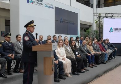 Atizapán rinde homenaje a comandante de Protección Civil por 45 años de servicio  / @Pedro_RVillegas @GobAtizapan