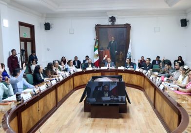 Raciel Pérez Cruz fortalece la gestión territorial; Cabildo nombra jefes de sector y dona fracción del Deportivo Tlalli / @RacielPerezC_ @Gob_Tlalne >>
