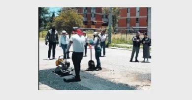 Daniel Serrano Palacios presenta maquinaria para acelerar la rehabilitación de las vialidades de Cuautitlán Izcalli / @daniel_ser @GobIzcalli >>>